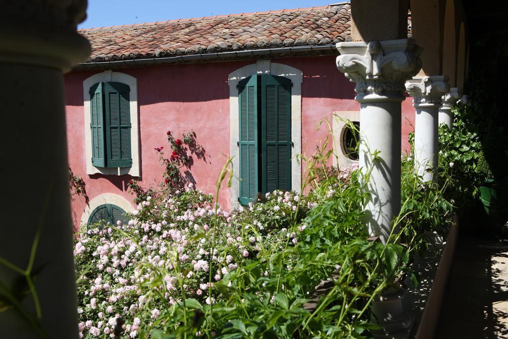 Jardins Secrets Hotel Nimes Exterior photo